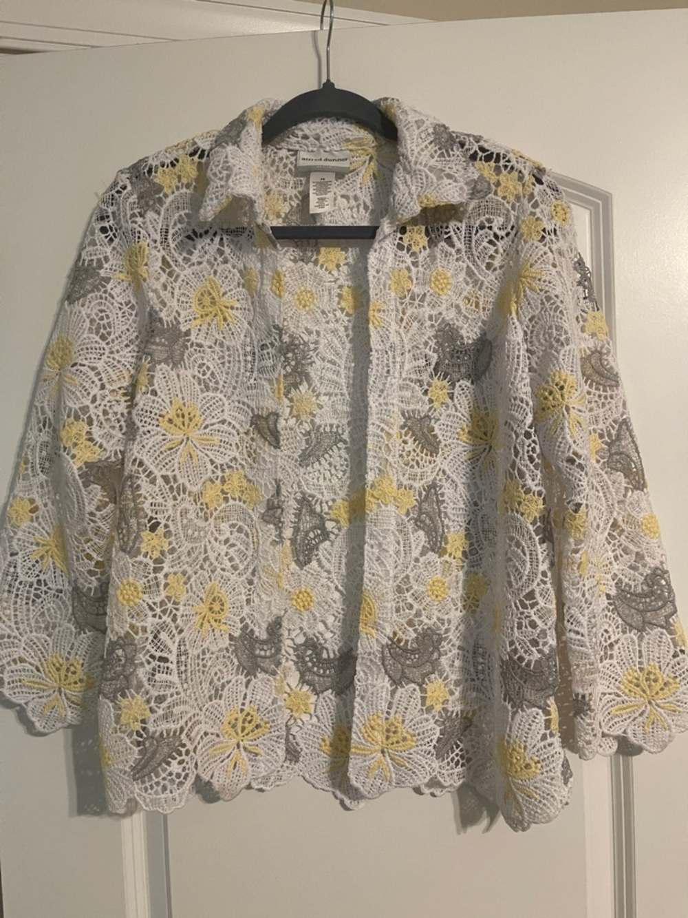 Vintage Alfred Dunner Crochet Floral ButtonUp Tunic Jacket in White, Yellow Gray